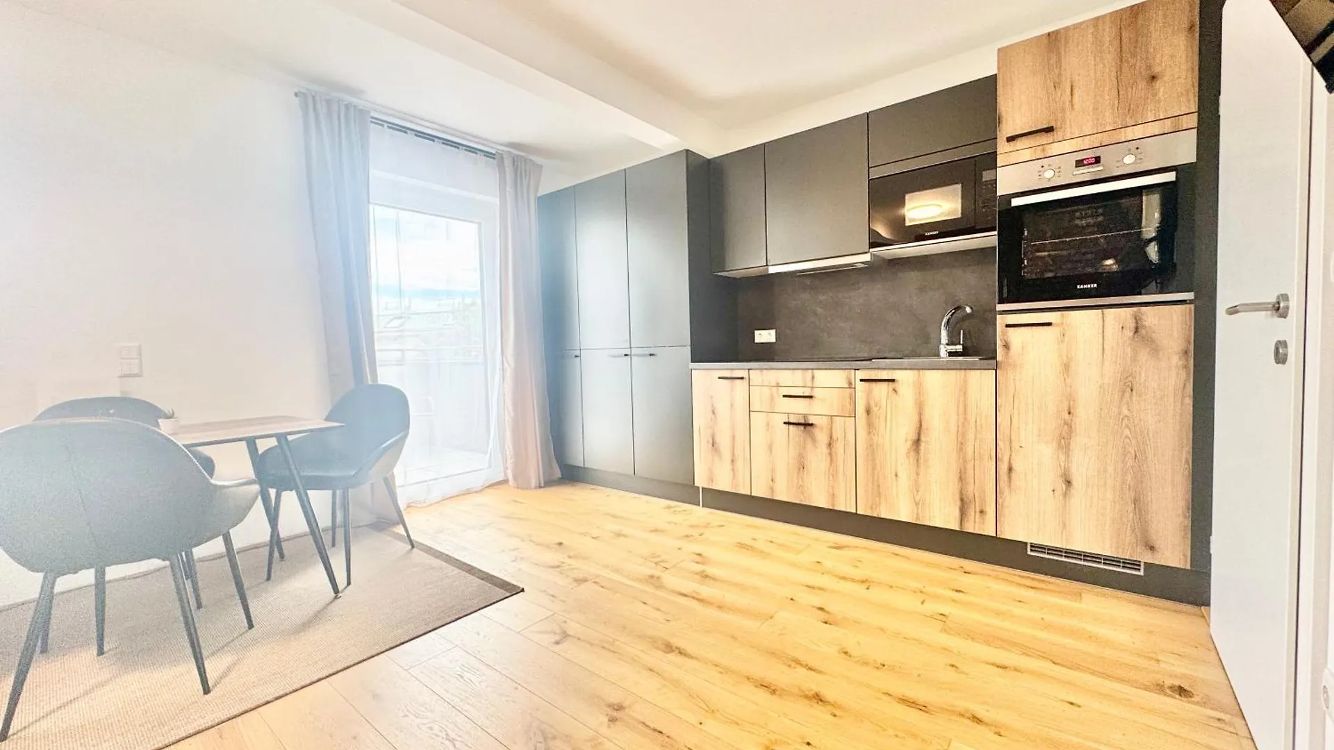 Apartment Gemuetliche Wohnung Mit Balkon Vienna